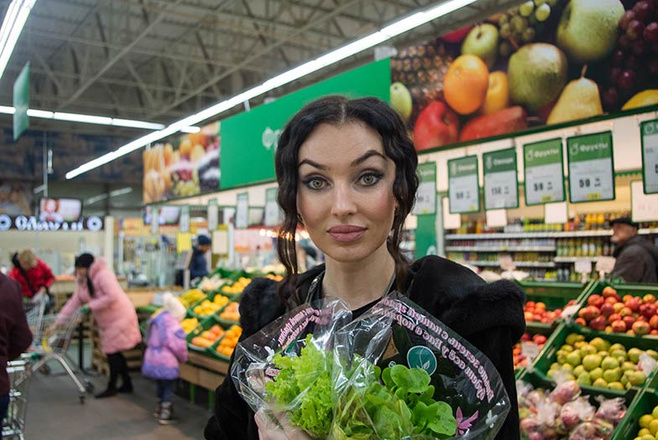 Блондинка, брюнетка и шатенка за рулем Volkswagen Tiguan