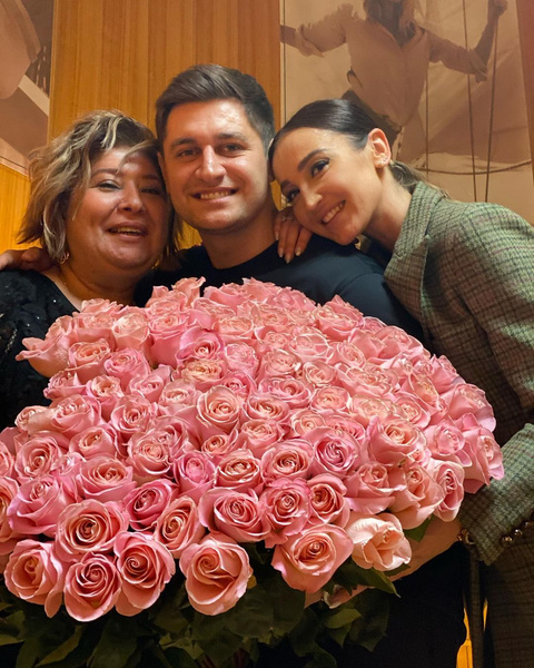 «Это любовь»: Ольга Бузова в восторге от бабушки и мамы Давида Манукяна