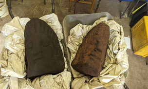 Бросили у дороги: в Англии нашли отбитые головы 4-метровых статуй римского императора и императрицы
