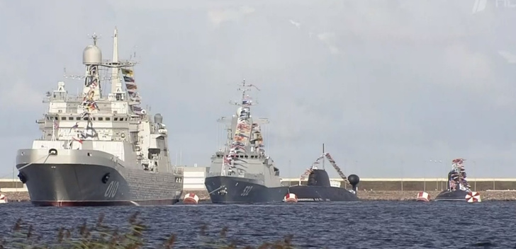 Какие корабли показали на параде в Санкт-Петербурге в честь Дня Военно-морского флота