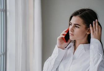 «Созваниваемся с парнем каждый день, но он говорит, что не хочет привязываться. Как узнать его истинные чувства?»