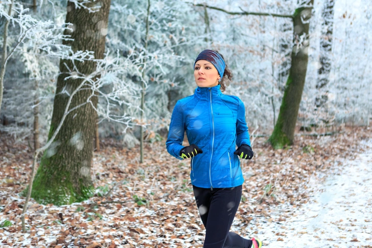 Можно ли бегать зимой: что нужно знать новичку, чтобы не заболеть 🏃‍♀️