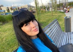 Нелли Ермолаева рассказала, что теперь воспитывает сына жениха, и намекнула на беременность