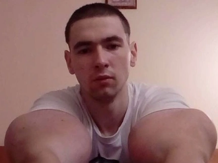 «Мистер Синтол» Кирилл Терешин удалил огромные бицепсы