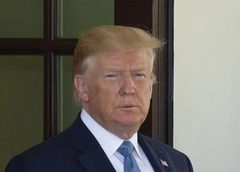 Дональд Трамп пришел на свадьбу к своим поклонникам