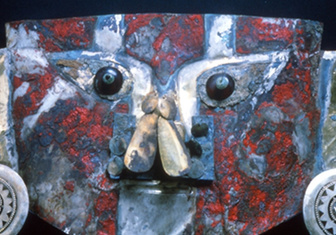 Назван неожиданный ингредиент краски для древней перуанской маски