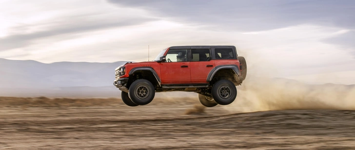 Появилась самая внедорожная версия и без того брутального Ford Bronco