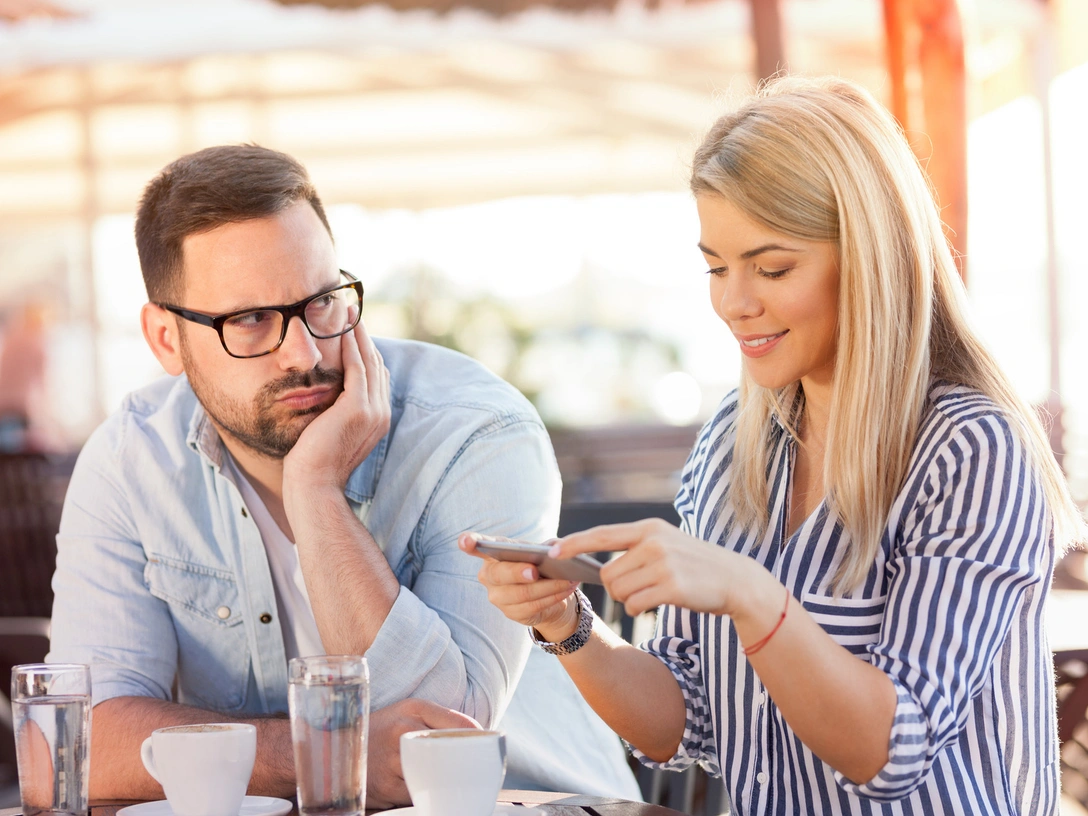 Правила хорошего тона: 12 элементарных норм этикета, о которых мы постоянно забываем | marieclaire.ru