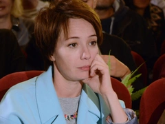 «Хаматова лукавит, хотела бы — отказалась от народной»: адвокат прокомментировал слова актрисы о «бредятине» звания