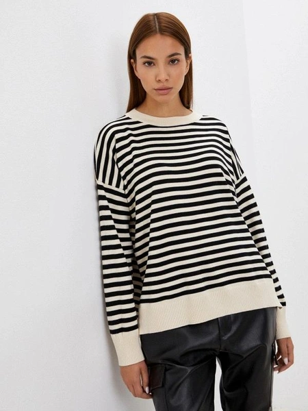 Джемпер Miss GabbyЦена: 6 045 руб.Где купить: lamoda.ru