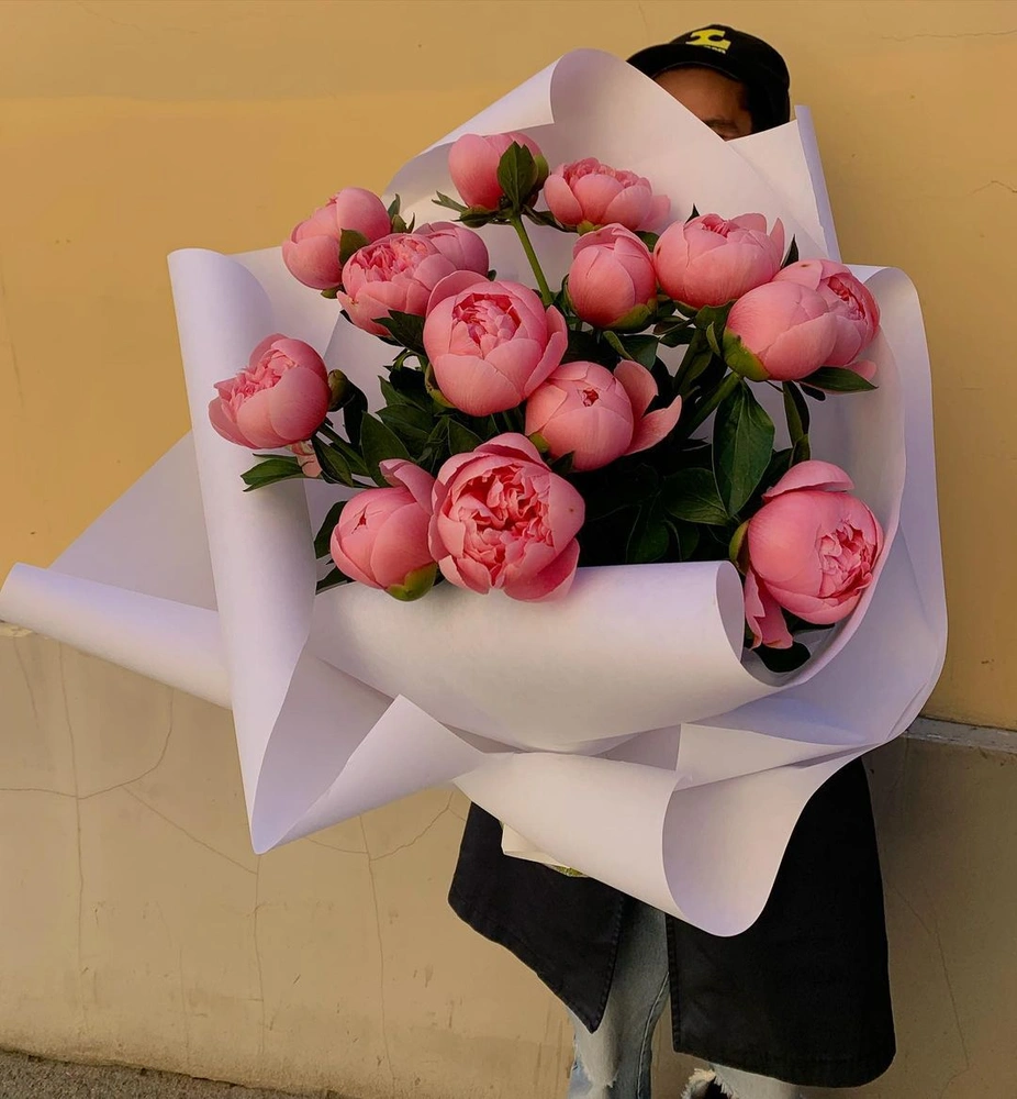 Как ухаживать за срезанными пионами: полезные советы | Источник: atmosphere_spb