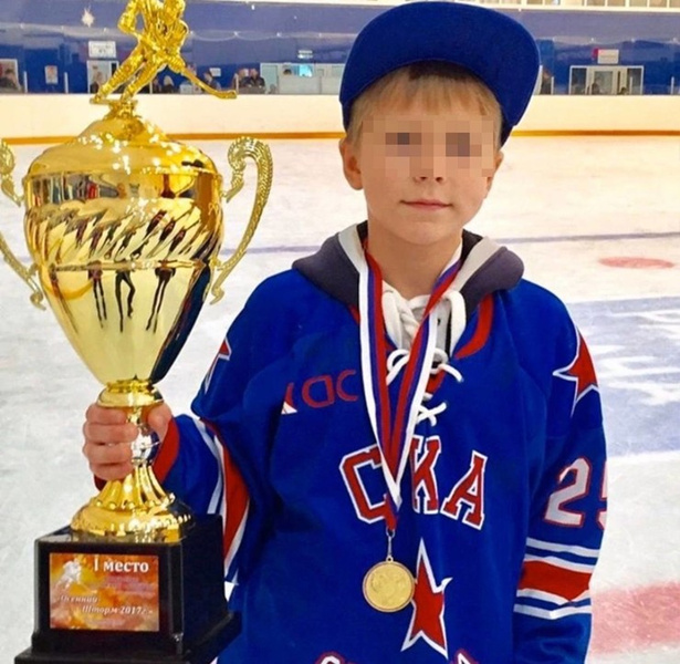Ему прочили большое будущее: 14-летний хоккеист умер после удара шайбой в сердце