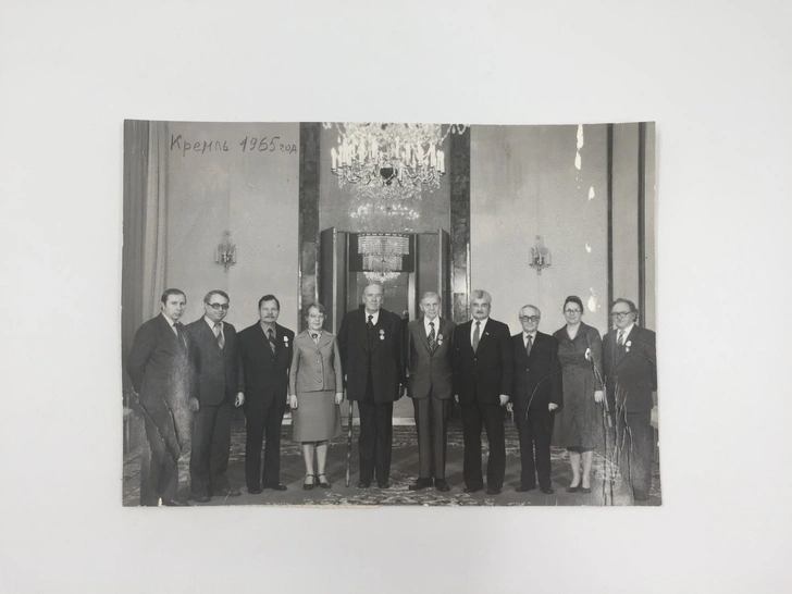 Вручение медали «Народный артист РСФСР» в 1977 году