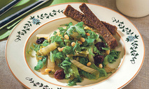 Теплый салат из пекинской капусты