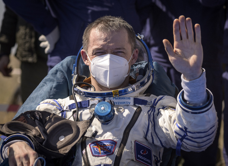 Какая зарплата у космонавта в России и других странах мира?
