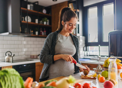 8 продуктов, которые нельзя есть беременным
