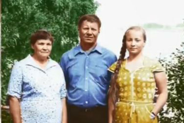 Светлана с родителями, Юрием Васильевичем Пермяковым и Валентиной Иосифовной Пермяковой.