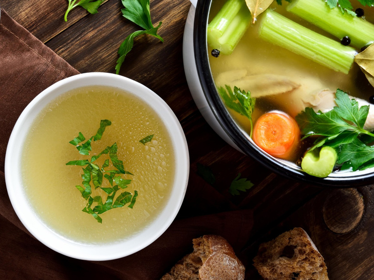 Думать не надо: как сварить вкусный куриный суп всего из пяти ингредиентов
