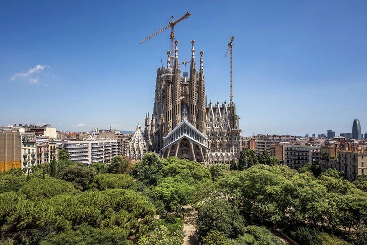 Собор Sagrada Família: 10 фактов о самом одиозном долгострое мира