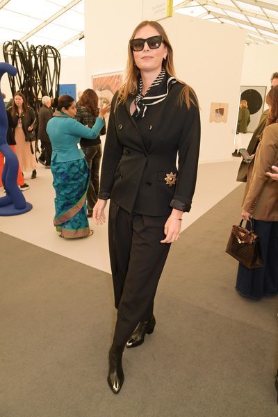 +1 способ носить черный комбинезон женственно — показывает Мария Шарапова