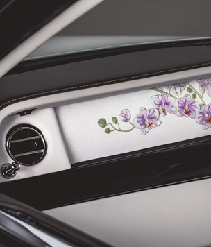 Rolls-Royce Bespoke создали автомобиль в коллаборации с художницей Хелен Эми Мюррей