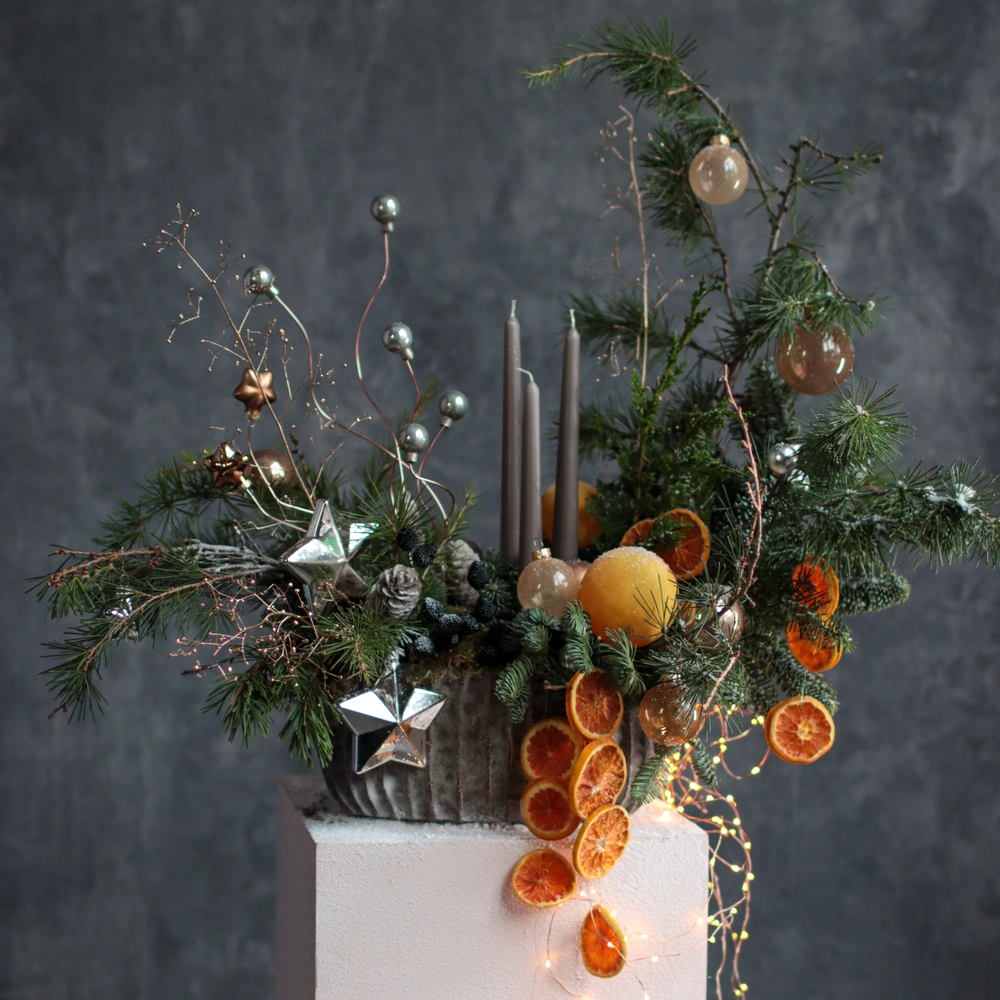 Азбука новогоднего декора 2022: советы флористов | Источник: Lacy Bird