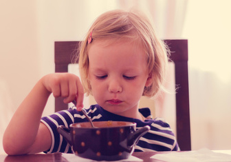 Нужно ли заставлять ребенка есть суп?
