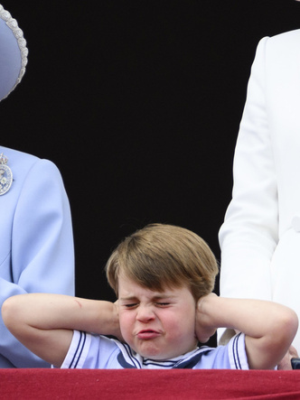 Гнев принца: страдания маленького Луи на дворцовом балконе стали мемом (королева не одобрила)