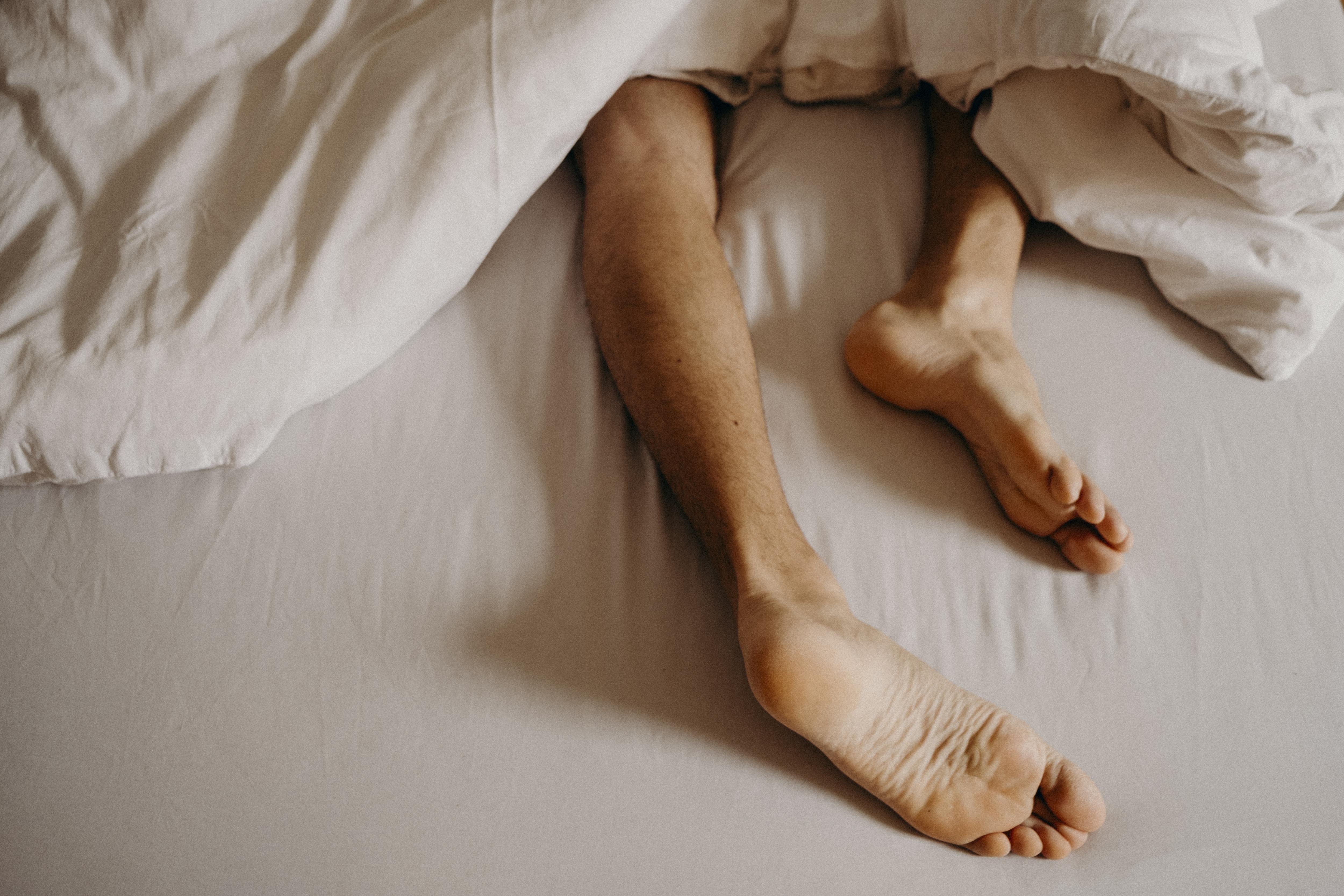 Сводит ногу во время сна