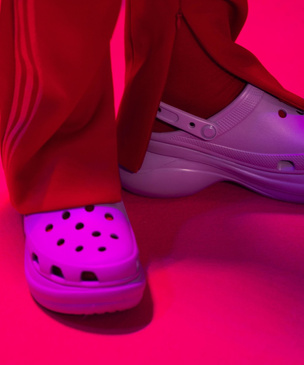 C чем связано возвращение моды на Crocs в 2022 году и еще 4 удивительных факта про эту нелепую обувь