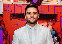 Школа, я скучаю: Сергей Лазарев перецеловал всех одноклассниц, а Митя Фомин устроил скандал