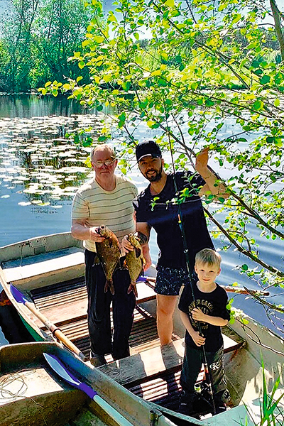 С папой и дедушкой на рыбалке