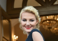 Машина сбила Ренату Литвинову в центре Москвы