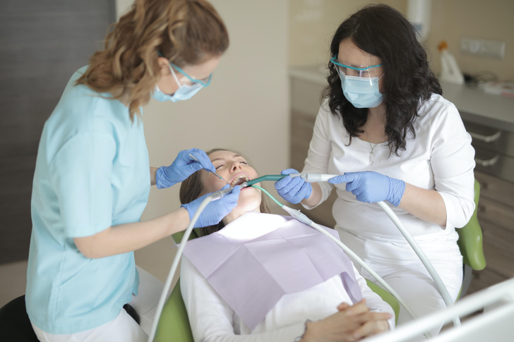 Стоматолог Неустроев рассказал, почему не нужно удалять зубы мудрости