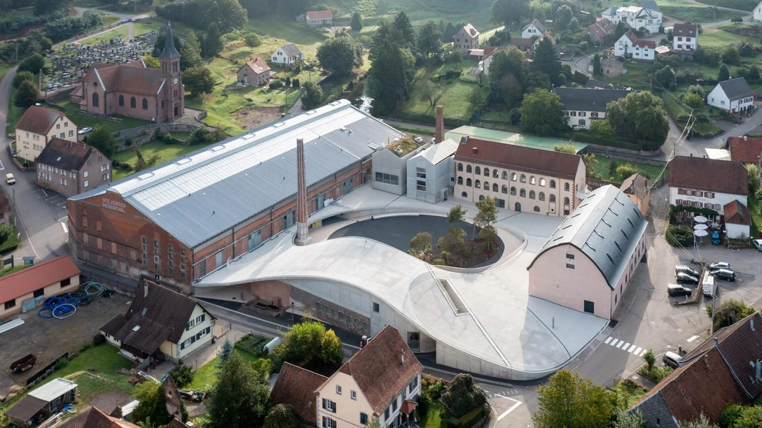 Многофункциональная бетонная площадь в музейном комплексе | Источник: Иван Баан