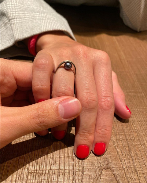 Бывший возлюбленный Собчак сделал своей девушке предложение с кольцом за 6 тысяч рублей