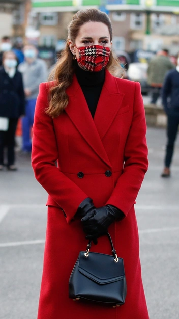 Кэтрин встречает сотрудников NHS в Королевской больнице Беркшира, 8 декабря 2020