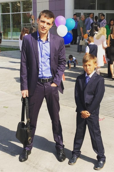Сергей Чугин совмещает карьеру с воспитанием сына
