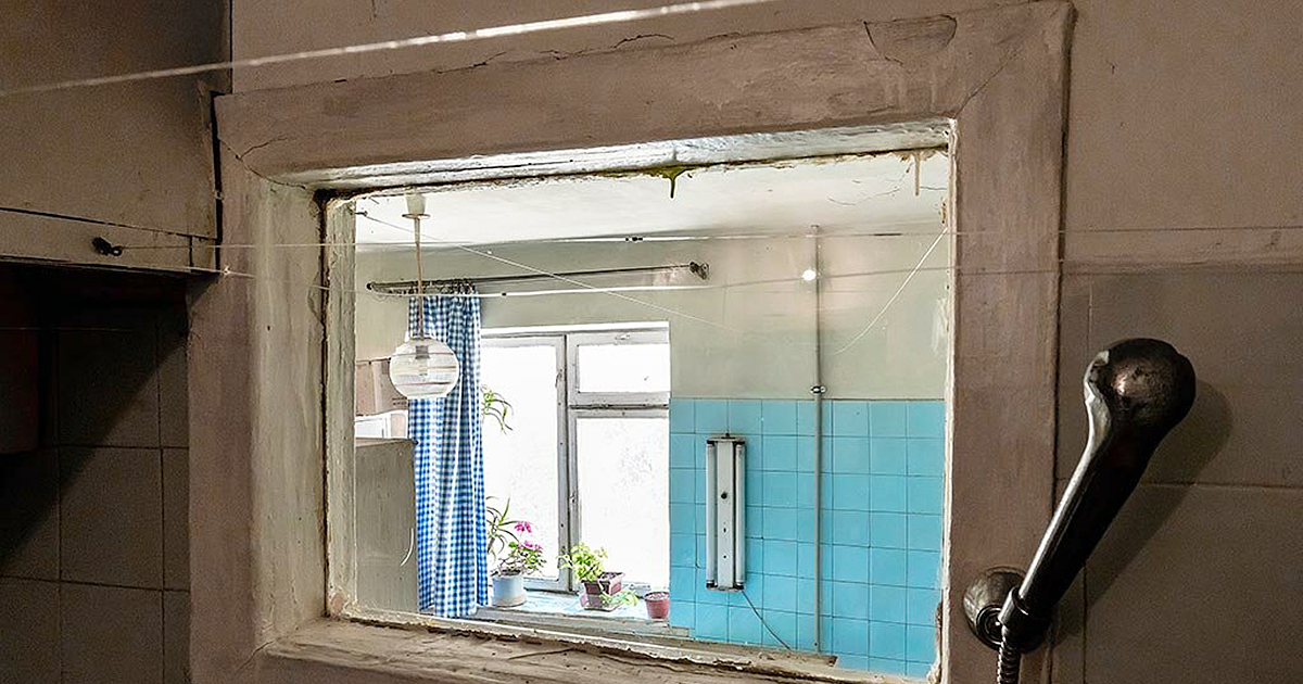 Тайна хрущевок: зачем делали окно между кухней и ванной в советских .