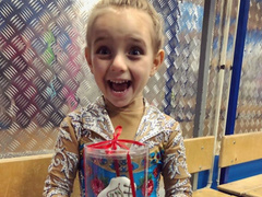 4-летняя дочь Татьяны Навки одержала первую победу на соревнованиях по фигурному катанию