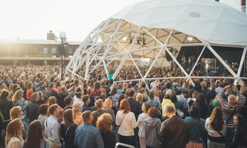 Пора на крышу: программа петербургского Roof Fest