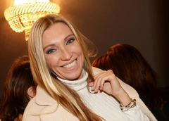 Светлана Мастеркова робеет перед Лазаревым на шоу «Ну-ка, все вместе»: «Молилась, лишь бы не заметил»