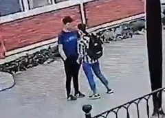 В Братске 16-летняя девушка зарезала школьника на улице — видео