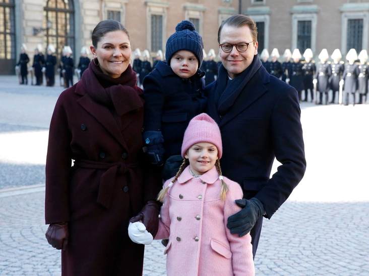 Кронпринцесса Виктория и принц Даниэль с детьми принцессой Эстель и принцем Оскаром на праздновании именин кронпринцессы Виктории, Стокгольм, 12 марта 2019