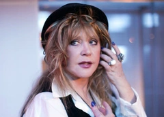 Алла Пугачева наняла двух нянь для внучатого племянника