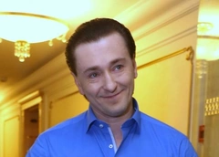 «Я за обоюдный развод!»: Сергей Безруков о скандале в театре имени Ермоловой
