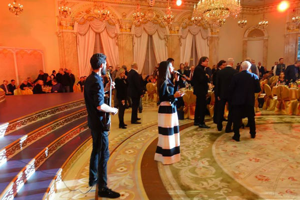 Поминки проходили в одном из самых шикарных банкетных залов Москвы