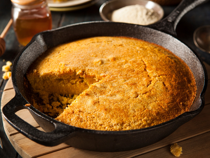 Фото №1 - Кукурузный хлеб за 10 минут: простой рецепт, который полюбит вся ваша семья