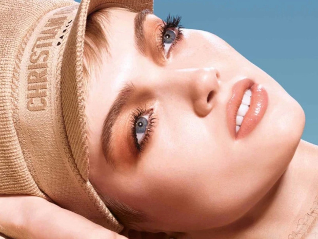 Фото №1 - Natural Dune: 7 незаменимых средств для летнего макияжа в стиле Dior