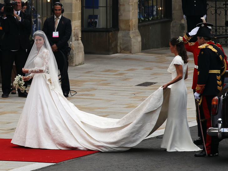 Невеста на миллион: 7 самых дорогих свадебных платьев королевских особ